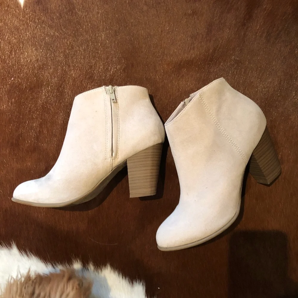 Light Gray Booties - Picture 4 of 5